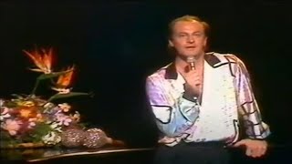 Peter Allen quotTenterfield Saddlerquot Royal Charity Concert Sydney 1980 [upl. by Golda]